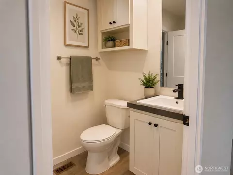 Bath - 1961 Crystal Mountain Dr #101, Enumclaw, WA 98022 photo 1 of 4