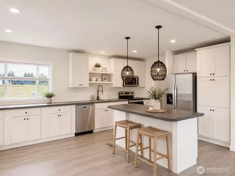Kitchen - 1961 Crystal Mountain Dr #101, Enumclaw, WA 98022 photo 1 of 3