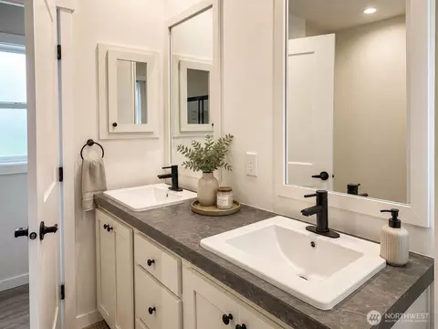 Bath - 1961 Crystal Mountain Dr #101, Enumclaw, WA 98022 photo 3 of 4