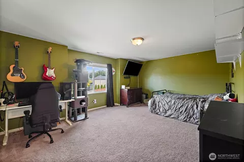 Bedroom - 722 Williams St NW, Orting, WA 98360 photo 3 of 5
