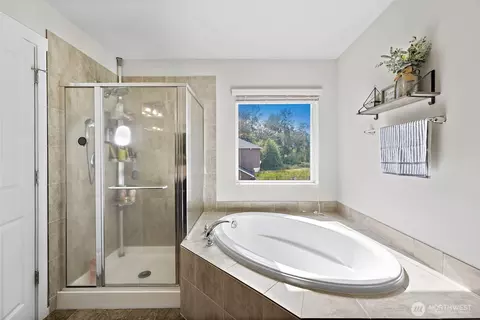 Bath - 722 Williams St NW, Orting, WA 98360 photo 3 of 4