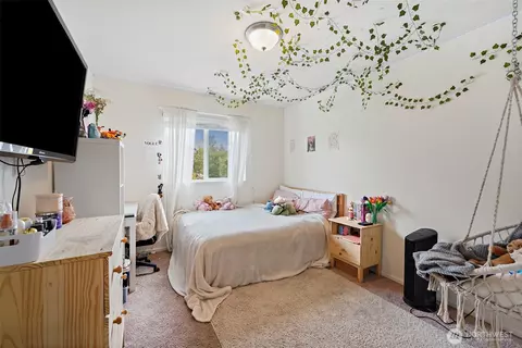 Bedroom - 722 Williams St NW, Orting, WA 98360 photo 4 of 5
