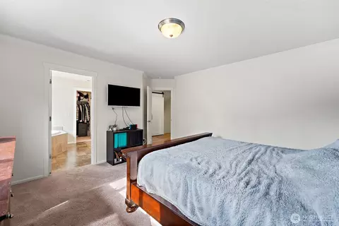 Bedroom - 722 Williams St NW, Orting, WA 98360 photo 2 of 5