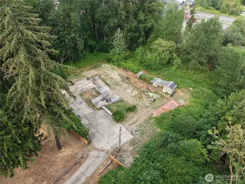 321 68th Ave E, Tacoma, WA 98424