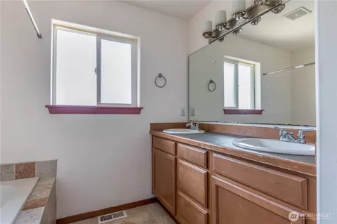 1102 Chestnut St, Everett, WA 98201 photo 12