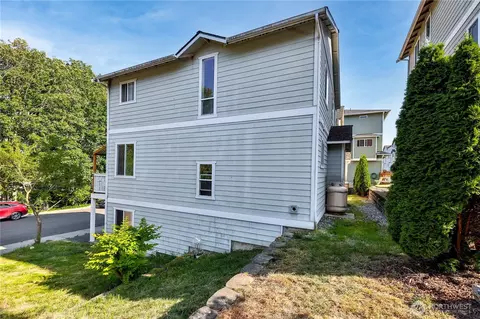 1102 Chestnut St, Everett, WA 98201 photo 2