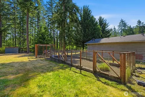 Exterior - 20913 22nd Ave E, Spanaway, WA 98387 photo 5 of 11