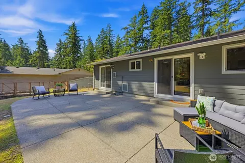 Exterior - 20913 22nd Ave E, Spanaway, WA 98387 photo 7 of 11