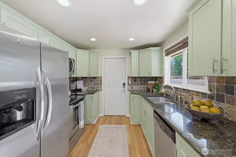 Kitchen - 20913 22nd Ave E, Spanaway, WA 98387 photo 2 of 3
