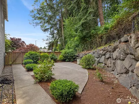Exterior - 5304 114th St NE, Everett, WA 98208 photo 4 of 4