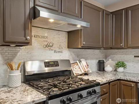 Kitchen - 5304 114th St NE, Everett, WA 98208 photo 4 of 4