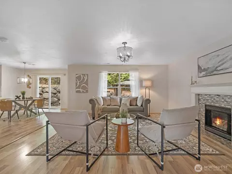 Living - 5304 114th St NE, Everett, WA 98208 photo 3 of 4