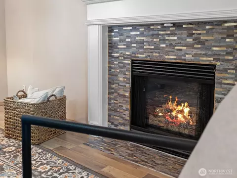 Living - 5304 114th St NE, Everett, WA 98208 photo 4 of 4