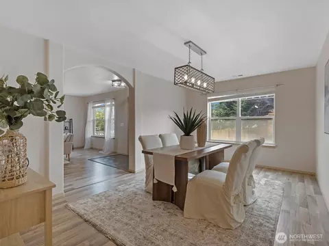 Dining - 5304 114th St NE, Everett, WA 98208 photo 2 of 3