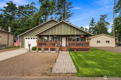 247 Fisher Ave NE, Ocean Shores, WA 98569