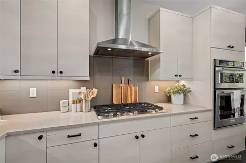 Kitchen - 22324 44th Dr SE, Bothell, WA 98021 photo 4 of 7