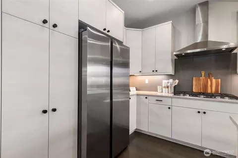 Kitchen - 22324 44th Dr SE, Bothell, WA 98021 photo 3 of 7
