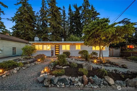 1909 N 192nd St, Shoreline, WA 98133