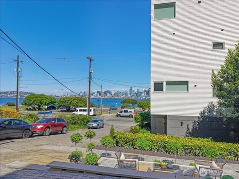 4011 SW Maryland Pl, Seattle, WA 98116