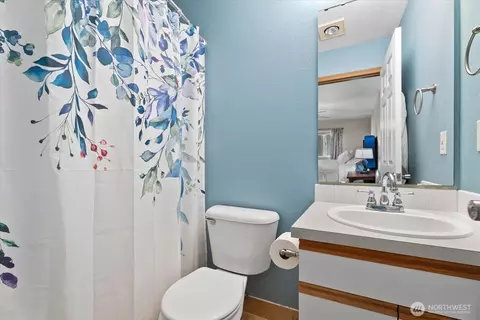 Bath - 1318 37th St #1408, Everett, WA 98201 photo 1 of 2