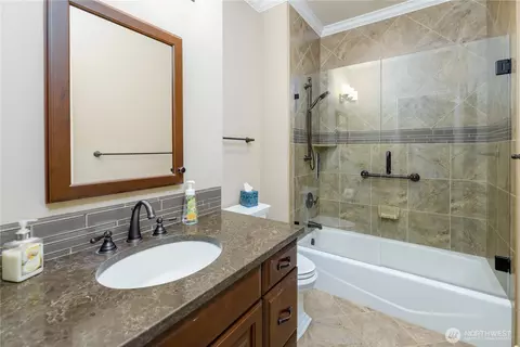 Bath - 264 Lone Eagle Ln, Sequim, WA 98382 photo 3 of 4