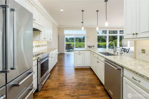 Kitchen - 264 Lone Eagle Ln, Sequim, WA 98382 photo 3 of 4