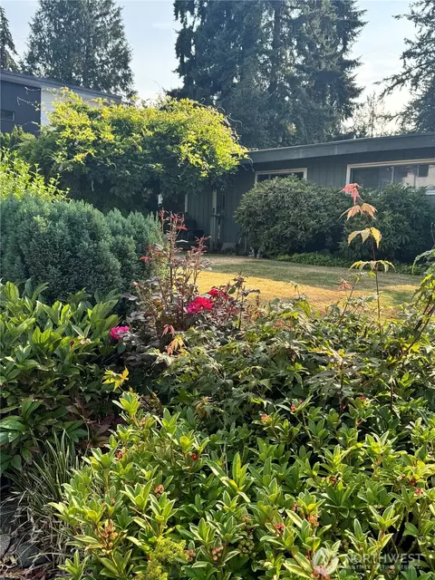 7215 126th Ave NE, Kirkland, WA 98033