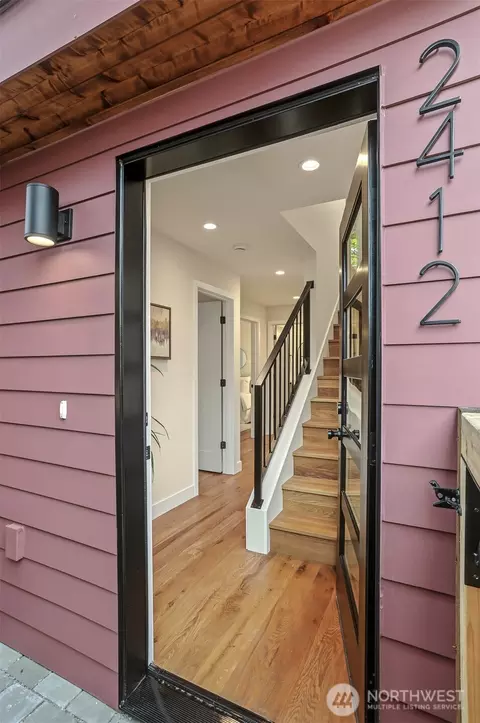 2412 Queen Anne Ave N, Seattle, WA 98119