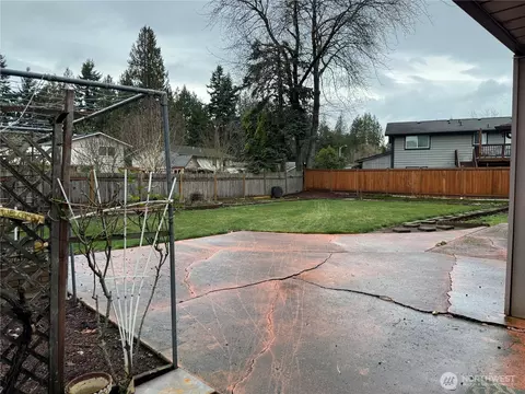 Exterior - 8930 7th Ave SE, Everett, WA 98208 photo 4 of 5