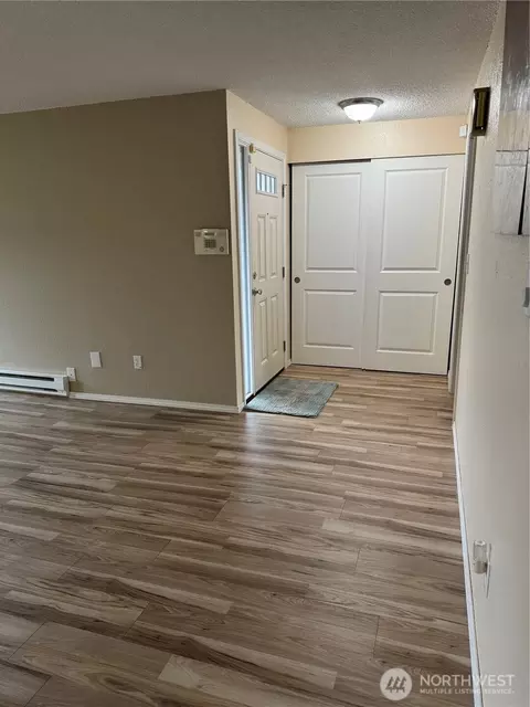 Entry Way - 8930 7th Ave SE, Everett, WA 98208 photo 1 of 1