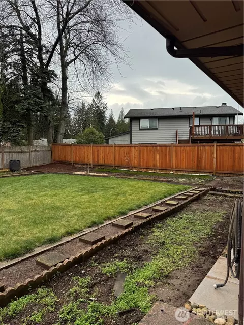 Exterior - 8930 7th Ave SE, Everett, WA 98208 photo 3 of 5