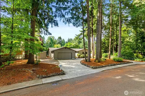 647 Z St SE, Olympia, WA 98501