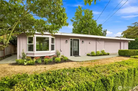 8218 SE 36th St, Mercer Island, WA 98040