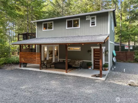 431 N Mountain View Dr, Hoodsport, WA 98548