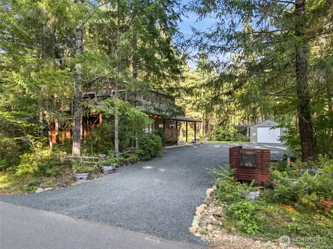 431 N Mountain View Dr, Hoodsport, WA 98548