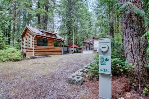 282 Schinn Canyon Dr, Deming, WA 98244