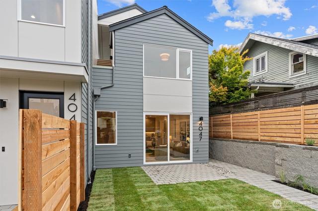 4047 44th Ave SW, Seattle, WA 98116