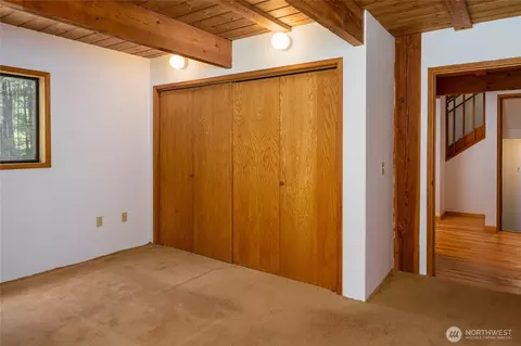 Bedroom - 76 Lookout Loop, Eastsound, WA 98245 photo 2 of 3