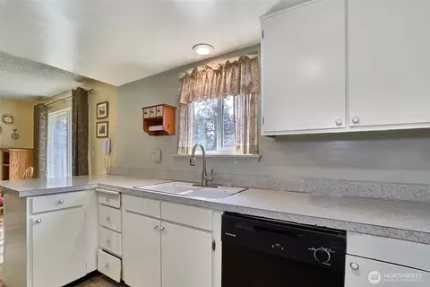 Kitchen - 17120 6th Ave E, Spanaway, WA 98387 photo 2 of 3