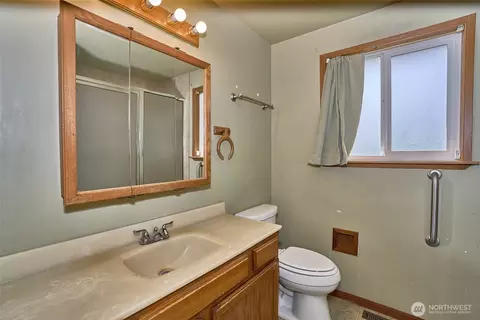 Bath - 17120 6th Ave E, Spanaway, WA 98387 photo 1 of 2