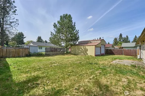 Exterior - 17120 6th Ave E, Spanaway, WA 98387 photo 4 of 5