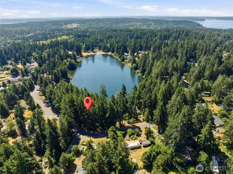 1905 194th Ave SW, Lakebay, WA 98349