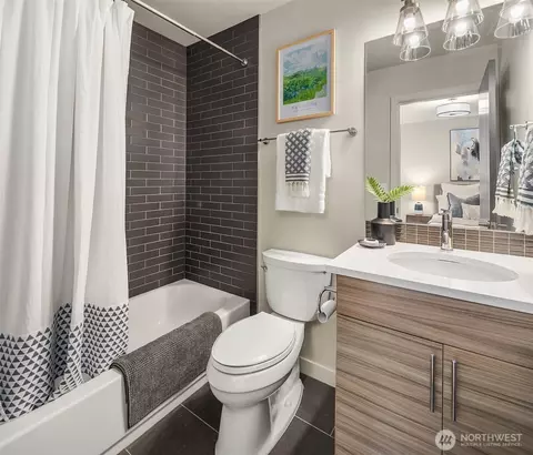Bath - 419 N 50th St #A, Seattle, WA 98103 photo 4 of 5