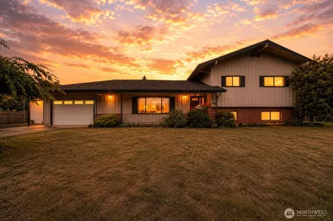 Exterior - 2 Tweed Pl, Cosmopolis, WA 98537 photo 2 of 10