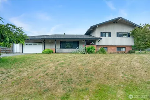 Exterior - 2 Tweed Pl, Cosmopolis, WA 98537 photo 3 of 10