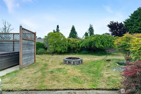 Exterior - 2 Tweed Pl, Cosmopolis, WA 98537 photo 6 of 10