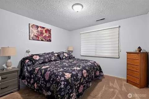 Bedroom - 43729 284th Ave SE, Enumclaw, WA 98022 photo 4 of 4