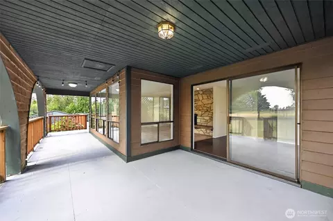 Exterior - 43729 284th Ave SE, Enumclaw, WA 98022 photo 4 of 8