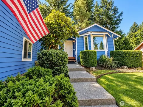 Exterior - 1608 Puget Dr, Everett, WA 98203 photo 1 of 7