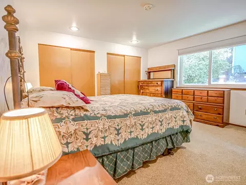 Bedroom - 1608 Puget Dr, Everett, WA 98203 photo 2 of 2